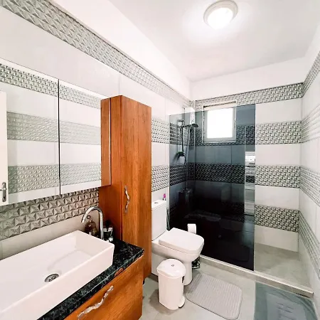 아파트 Flat With Roof Terrace And Sea View In Kyrenia 키레니아